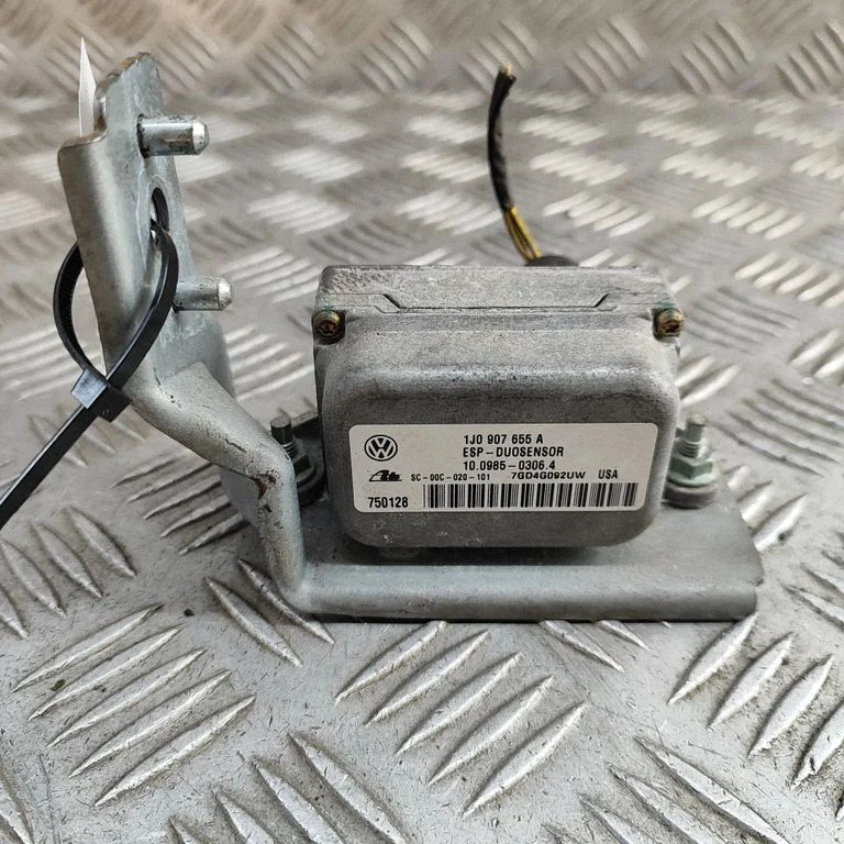 ESP (stabilitātes sistēmas) sensors (paātrinājuma sensors) 1J0907655A