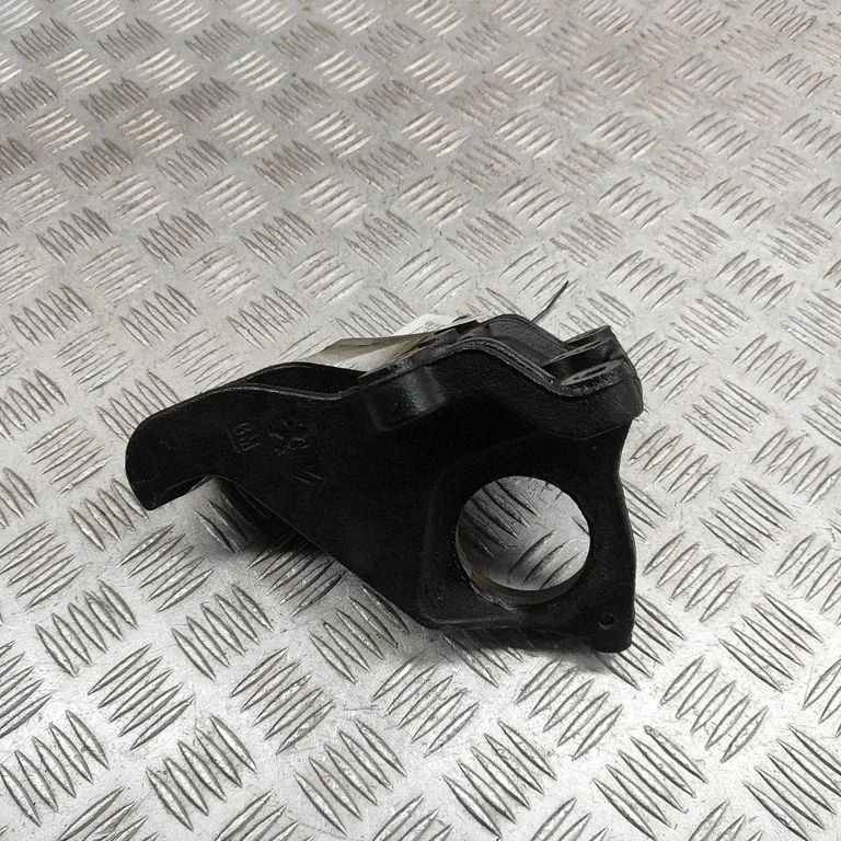 Driveshaft support bearing bracket 9808837180