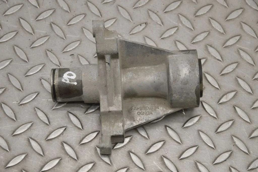 Pusass balstgultņa kronšteins HK833A040BA