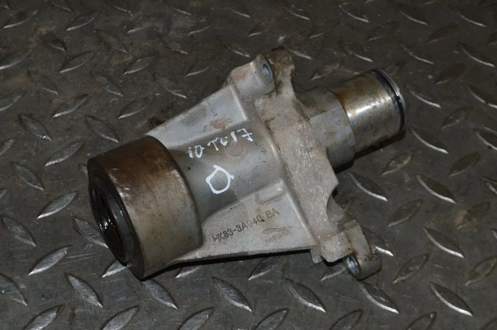 Driveshaft support bearing bracket – Land Rover Range Rover Evoque L551 (2018-)