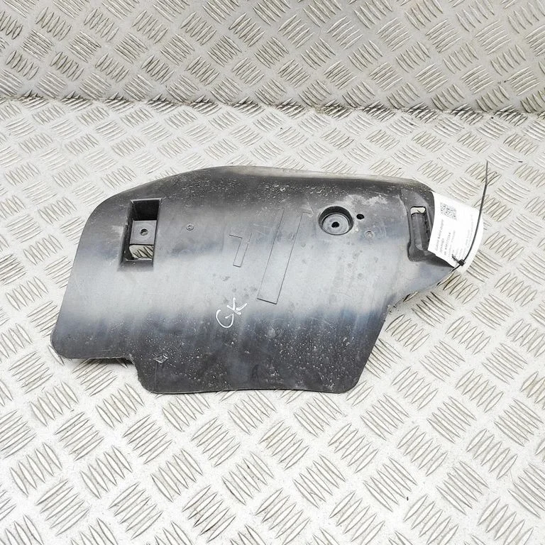 Rear underbody cover/under tray 6871001