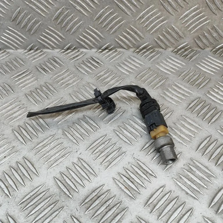 Gaisa kondicioniera spiediena devējs 82ACP3206