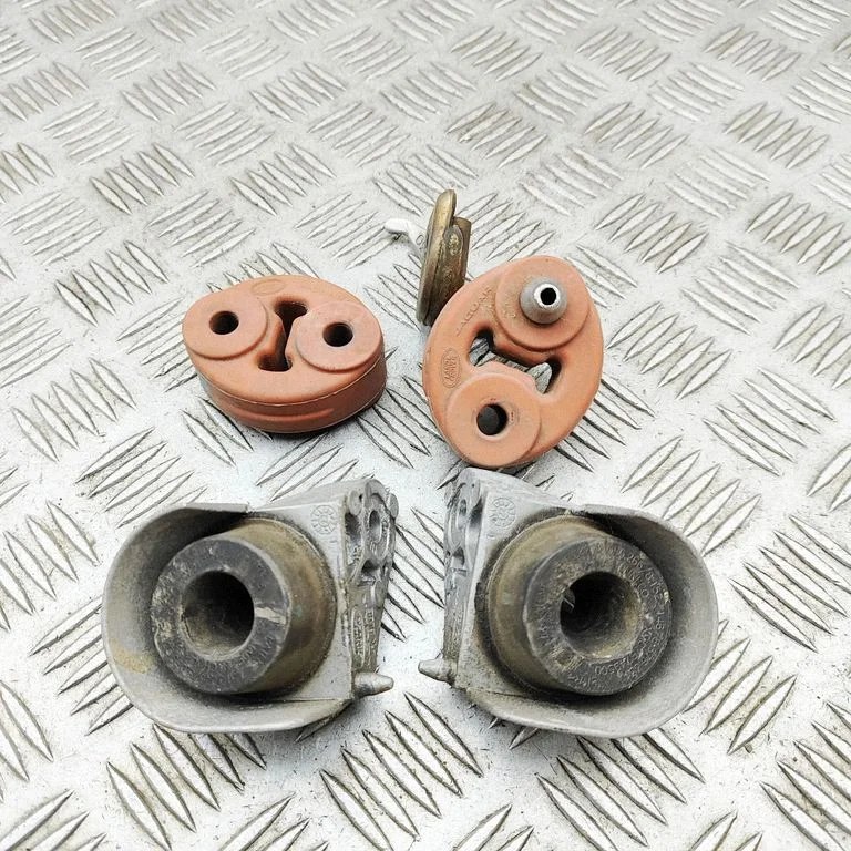 Summuti kinnitus/ hoidik M8E25A262AA