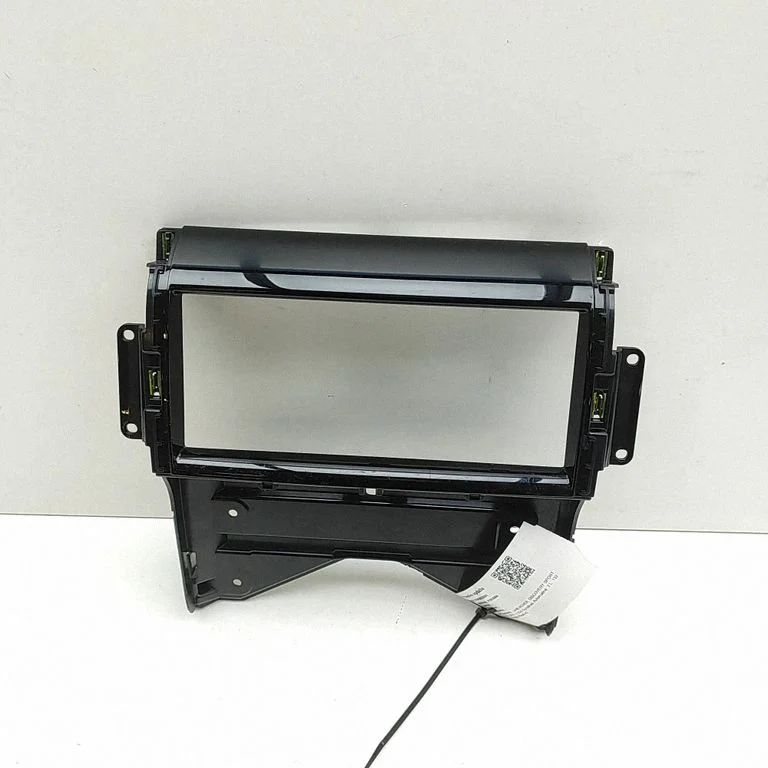 Radio/navigācijas apdare LK72047A04A