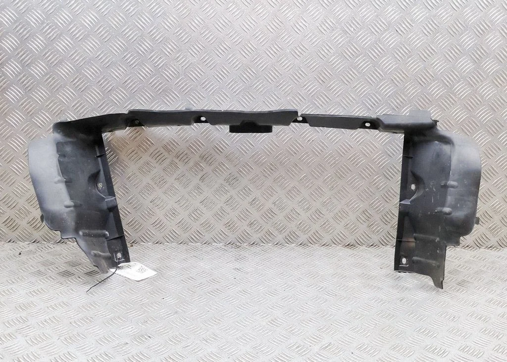 Radiator trim PZ318327AA