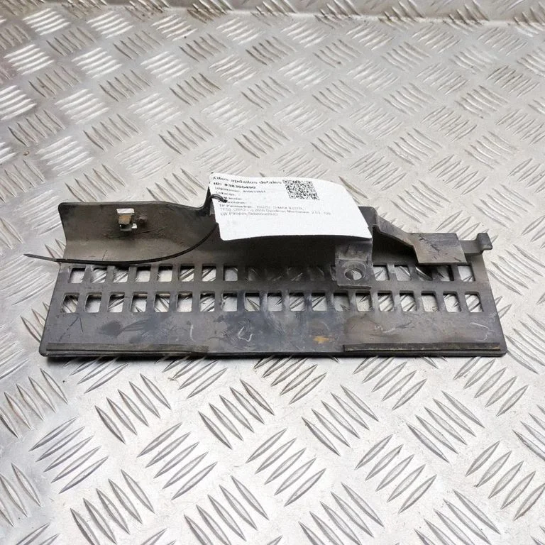 Radiatoru apdare 8981608112