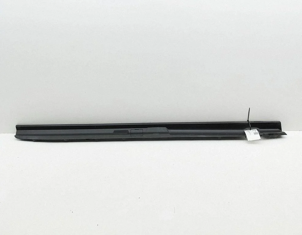 Aizmugurējā bufera apdares līste 5217960080