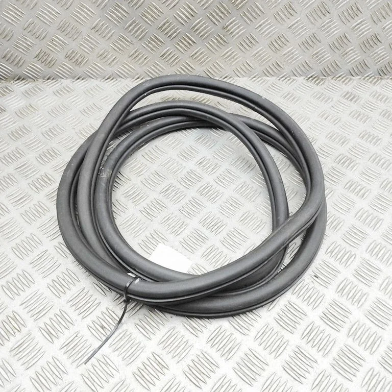 Rubber seal front coupe door – Volkswagen e-Golf (2014-)