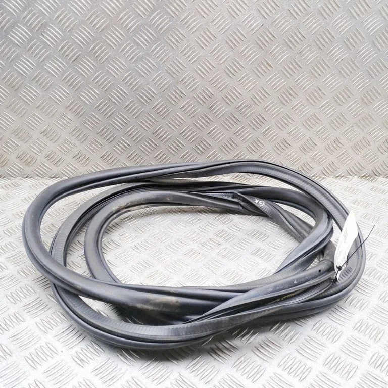 Rubber seal rear door 1T3867913D