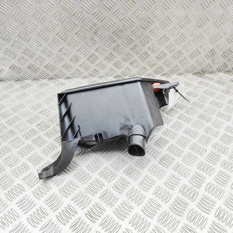 Intake resonator 8583590