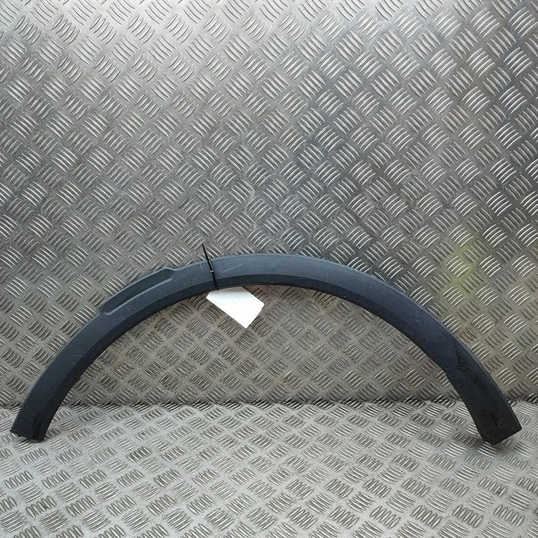 Spārna apdare (moldings) 5LJ854820