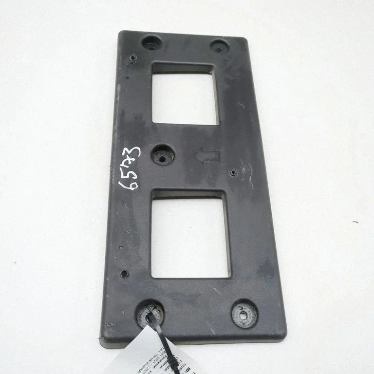 Number plate surrounds holder frame 86529R2100