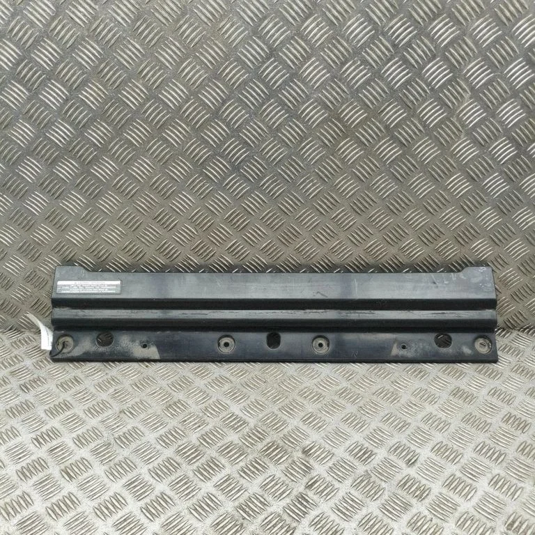 Radiatoru paneļa augšējā daļa 214964KJ0A