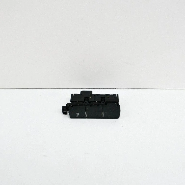 Parking (PDC) sensor switch – Volkswagen e-Golf (2014-)