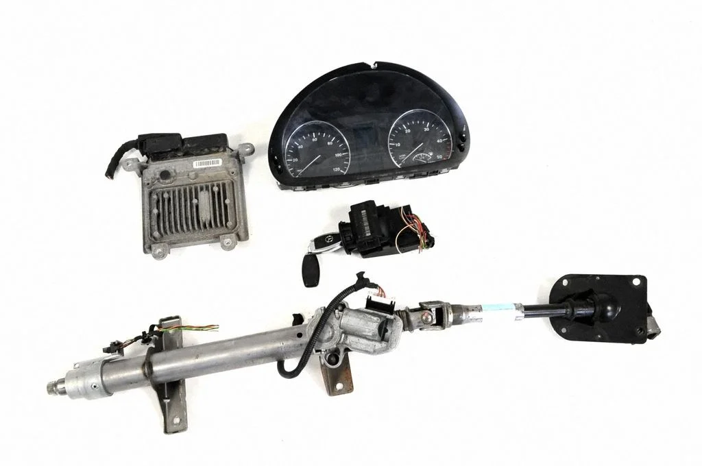 Engine ECU kit and lock set A9069003403