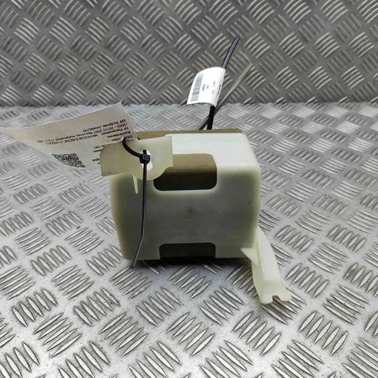 Central locking vacuum pump A2218000035