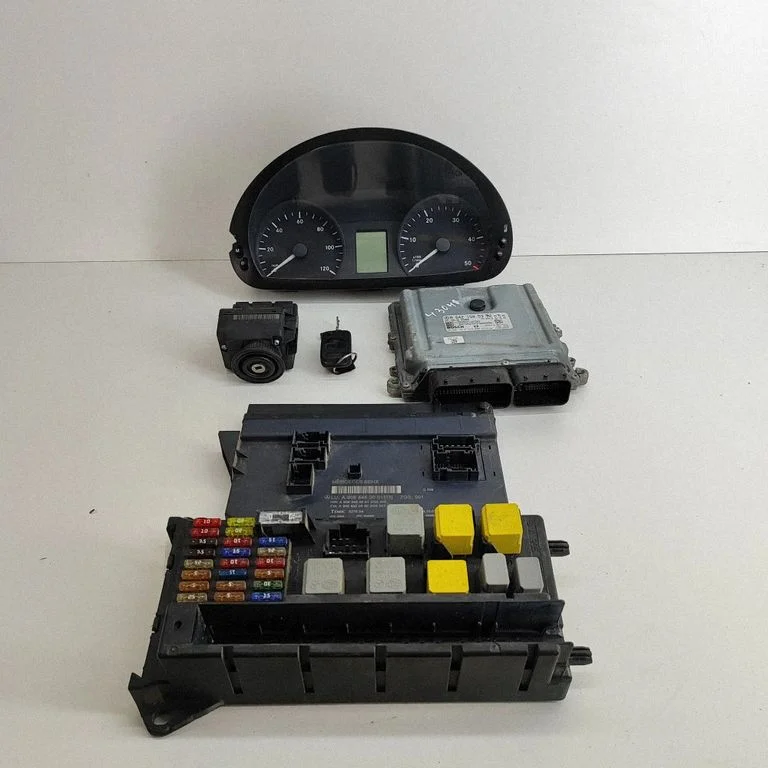 Engine ECU kit and lock set A9065453001