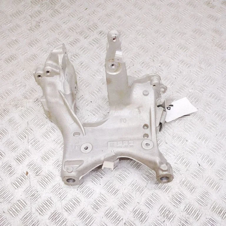 Muu esivedrustuse osa – Audi A6 C7 (2011-)