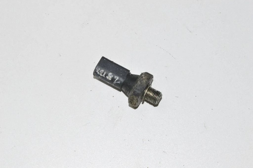 Oil pressure sensor – Audi A1 (2010-2018)
