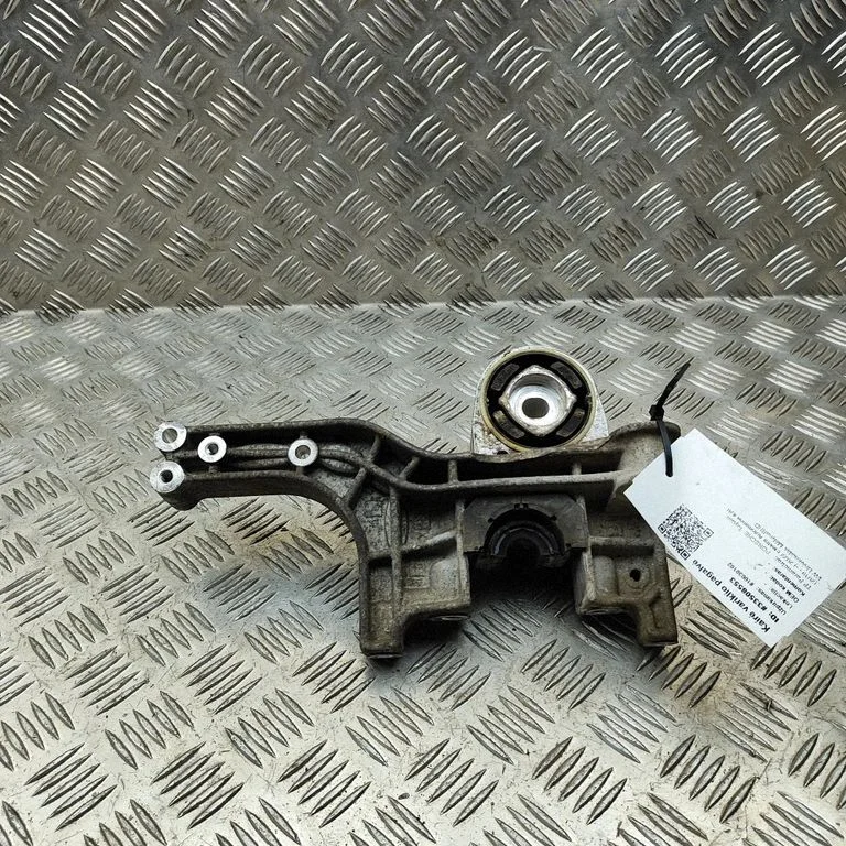 Sway bar bush bracket, front 9J1413357A