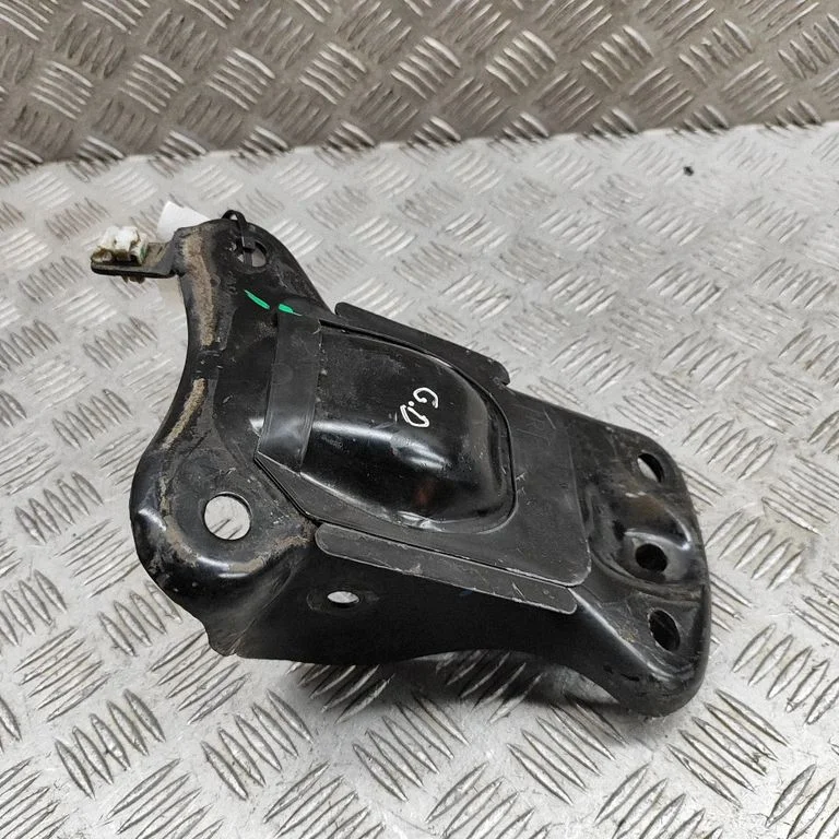 Cita aizmugurējās balstiekārtas detaļa 5Q0501476