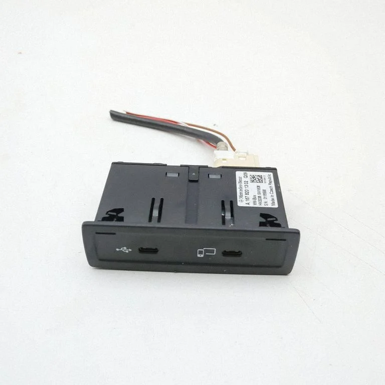 USB ligzda A1678201302