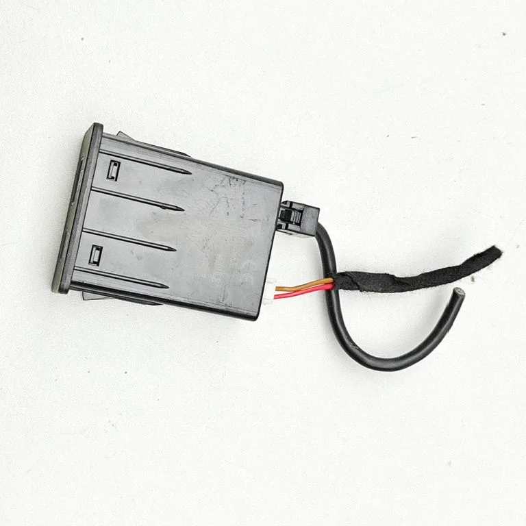 USB-pesa 70300724AA – Chery Omoda 5/C5 (2022-)
