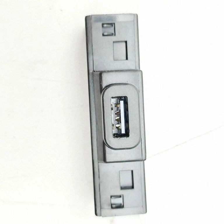 USB-pesa 703000542AA – Chery Omoda 5/C5 (2022-)