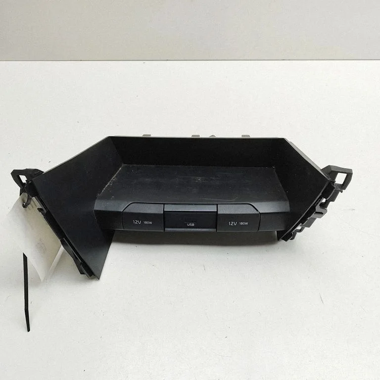 USB-pesa 84681J7900 – KIA Xceed (2019-)