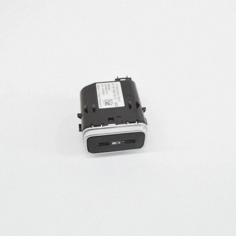 USB ligzda – Mercedes-Benz GLS klase X167 (2019-)