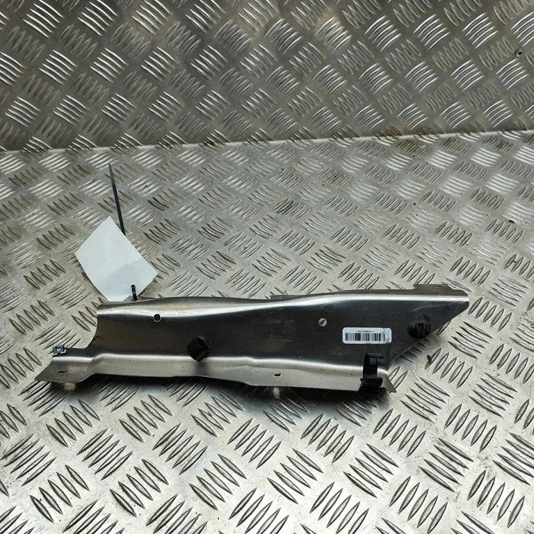 Heat shield in engine bay 5A08A23