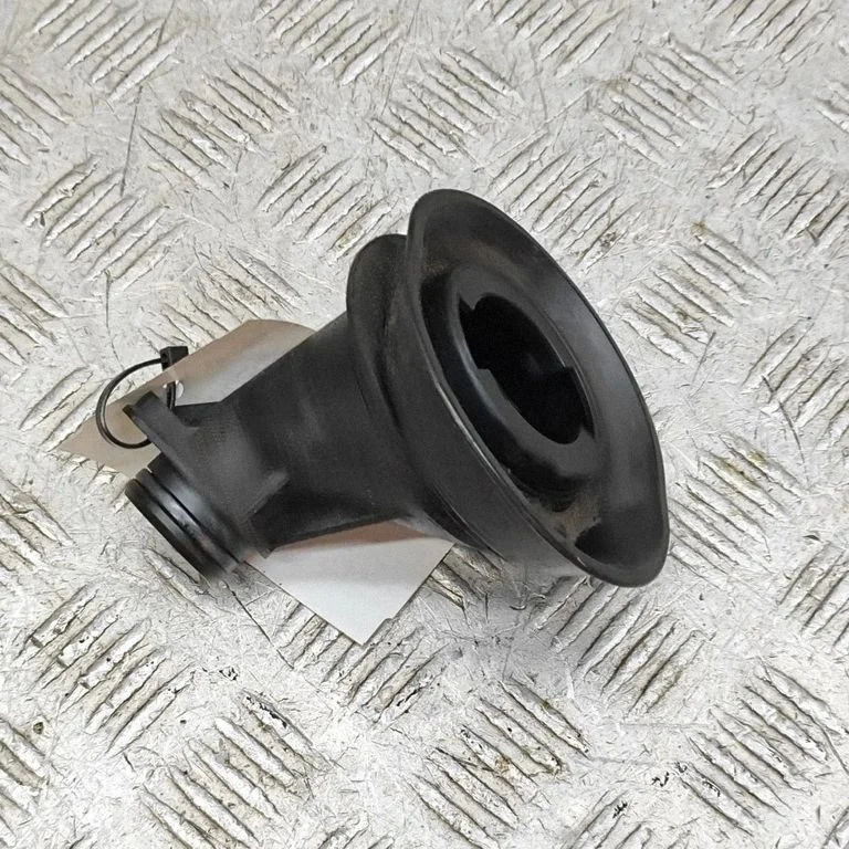 Eļļas uzpildes caurule 3W0103544