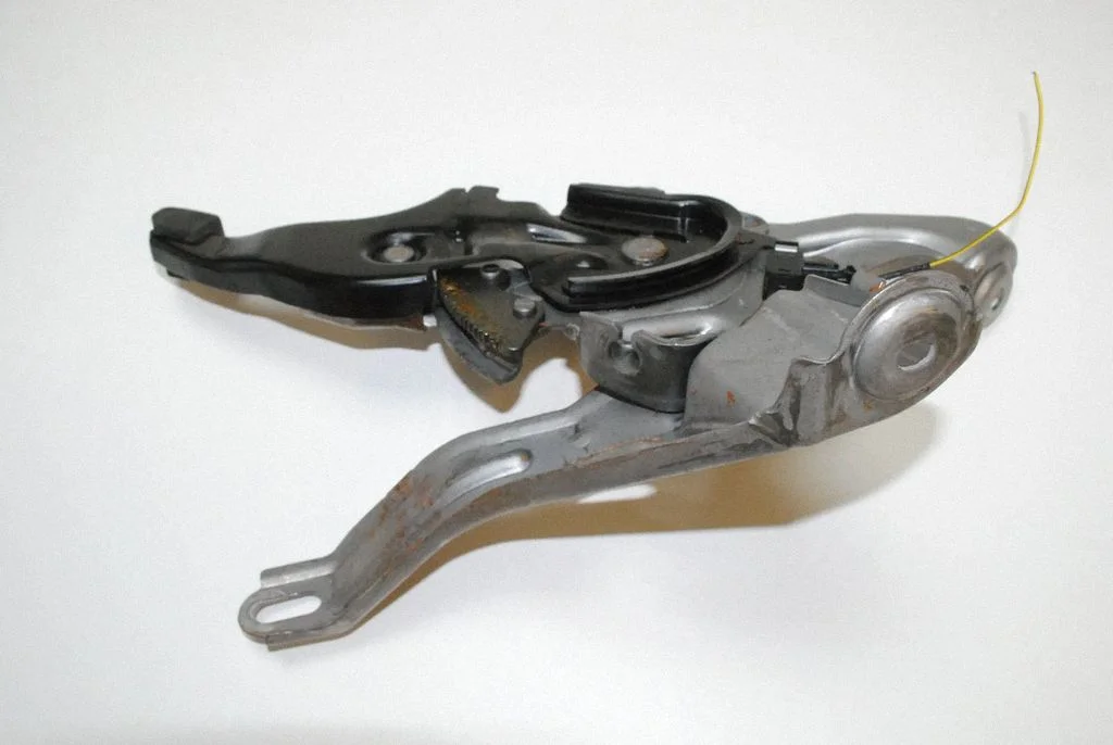 Hand brake release handle