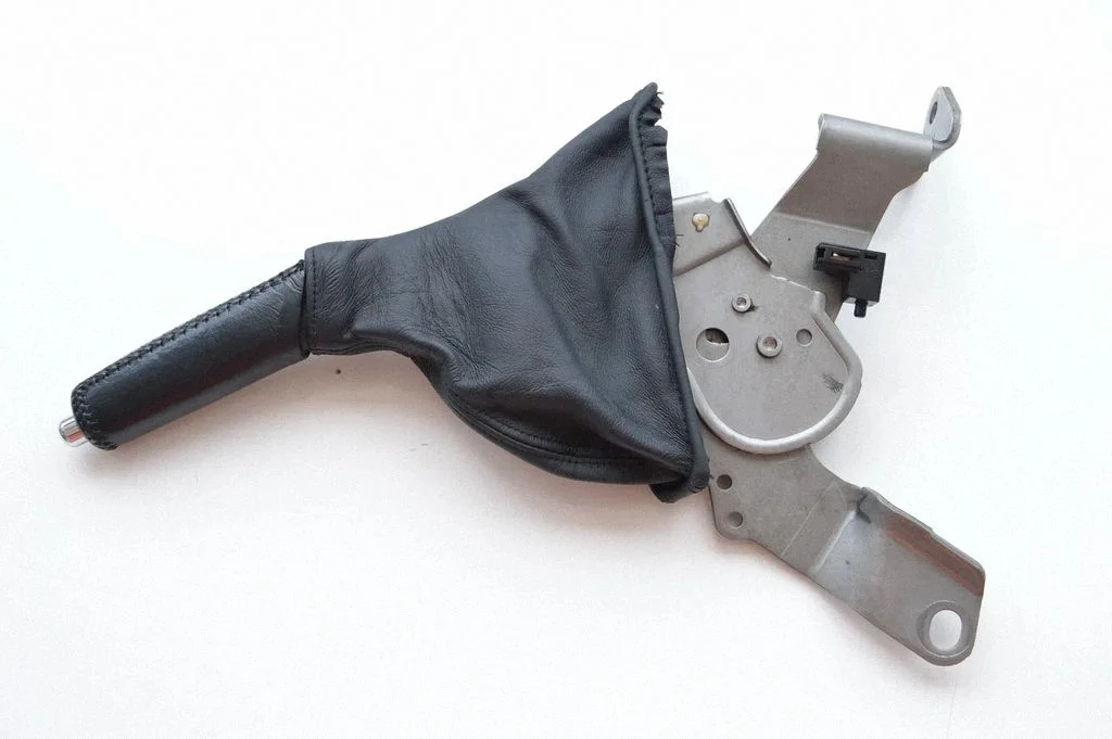 Hand brake release handle