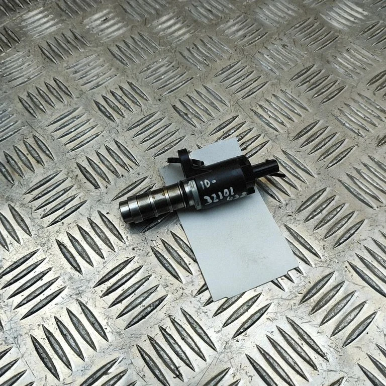 Camshaft vanos timing valve 9832156780