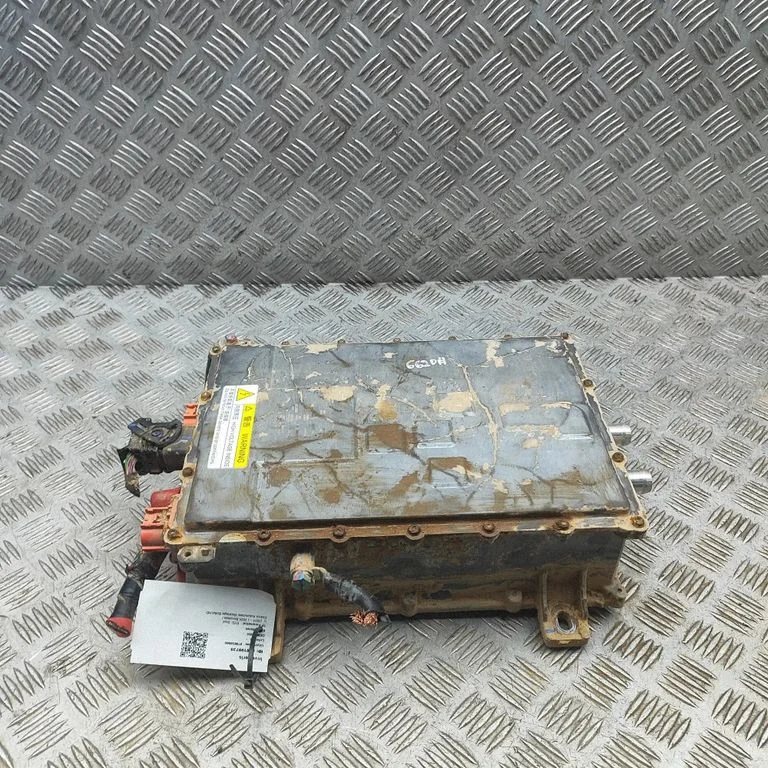 Invertors (sprieguma pārveidotājs) SA3HKU2122020D