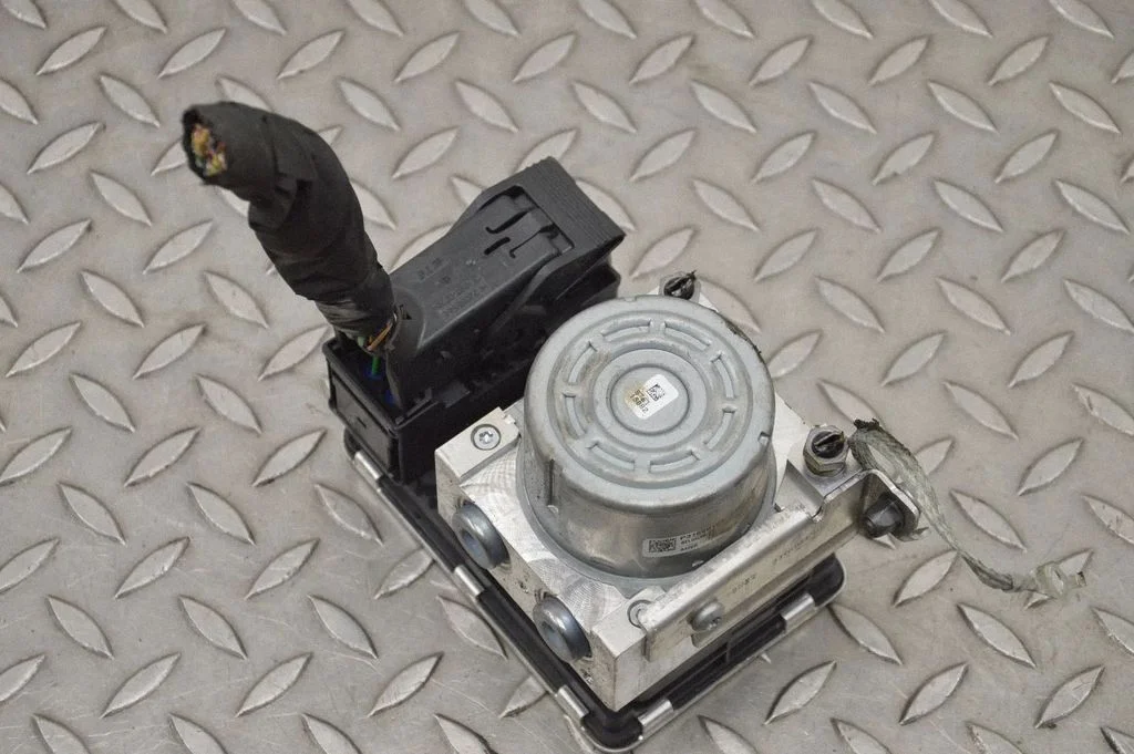 ABS block – Volvo S90, V90 (2016-)