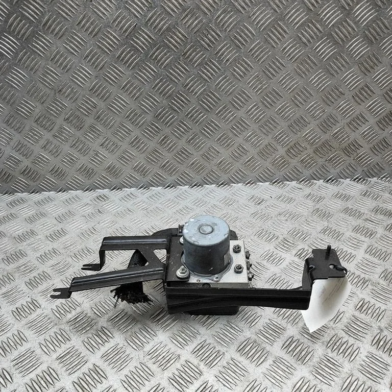 ABS block – Mercedes-Benz EQA (2021-)