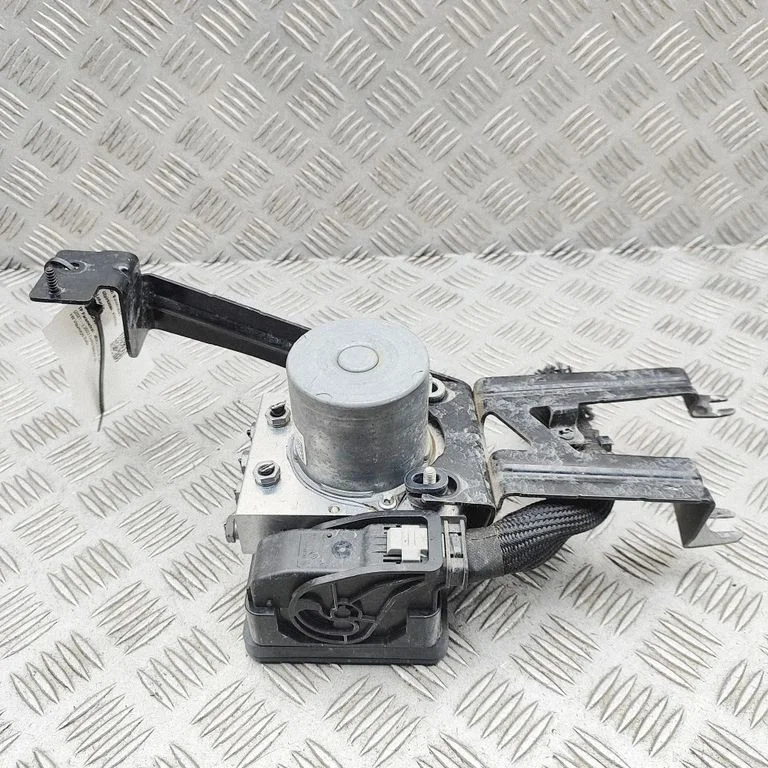 ABS block – Mercedes-Benz EQA (2021-)