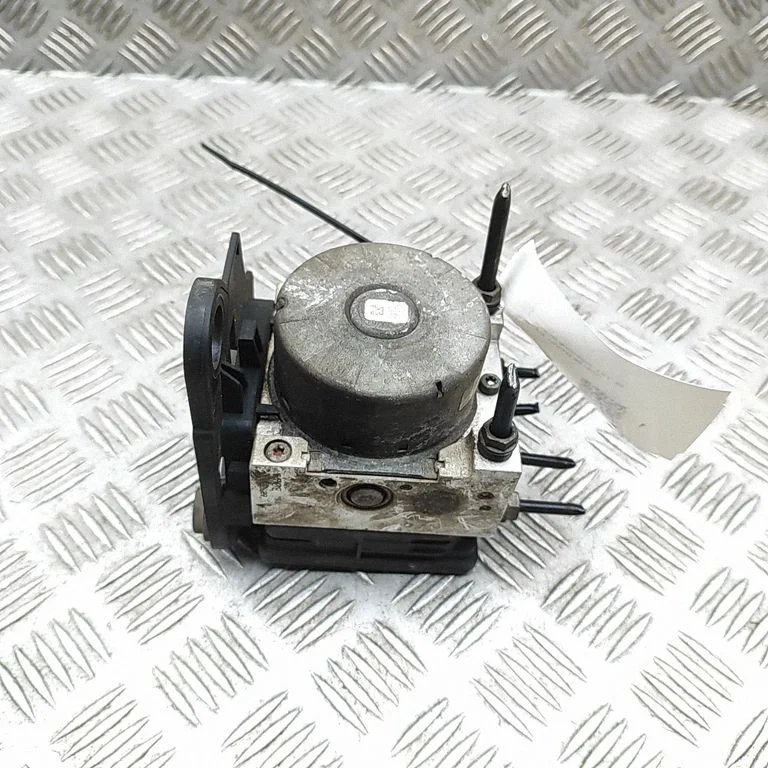 ABS block – Volkswagen Passat B7 USA (2012-2019)