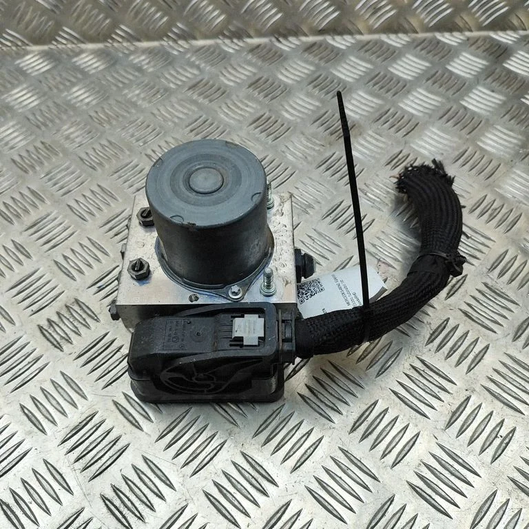 ABS block – Mercedes-Benz EQA (2021-)