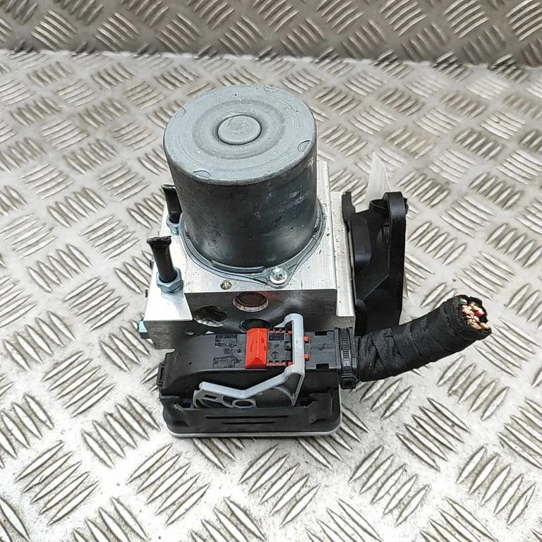 Pompa ABS 4M6907379