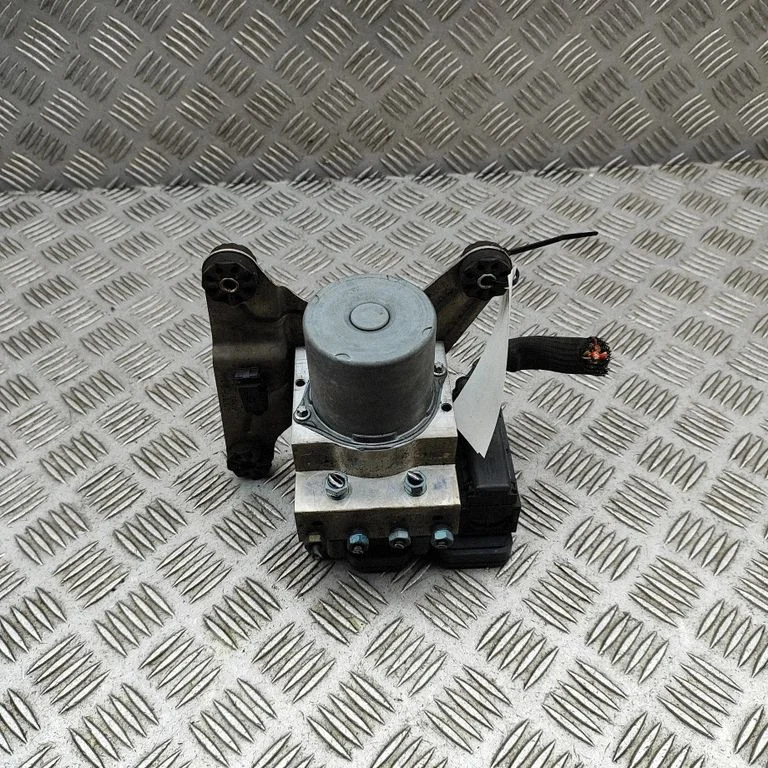 Pompa ABS 6797676