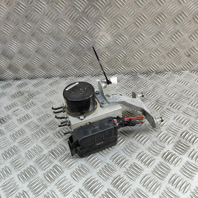 ABS block – Mercedes-Benz SLK-Class R171 (2005-2011)