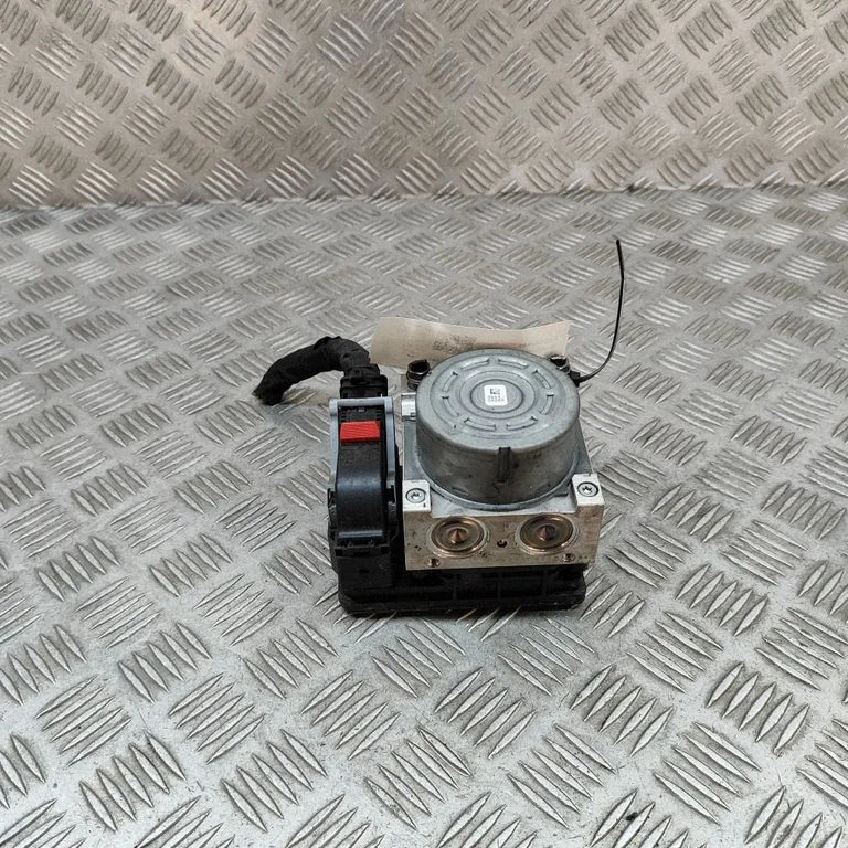 ABS block – Volkswagen Passat B7 USA (2012-2019)