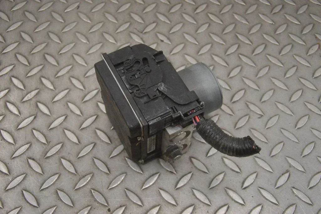 ABS bloks 476603EV2D