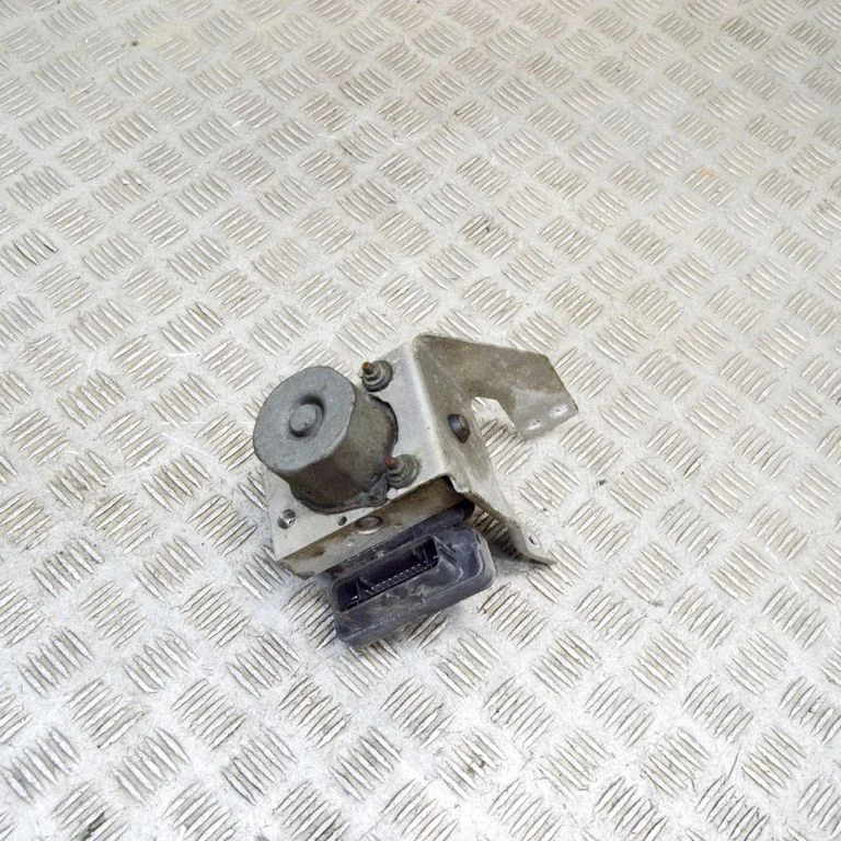 ABS block – Tesla Model S (2012-)