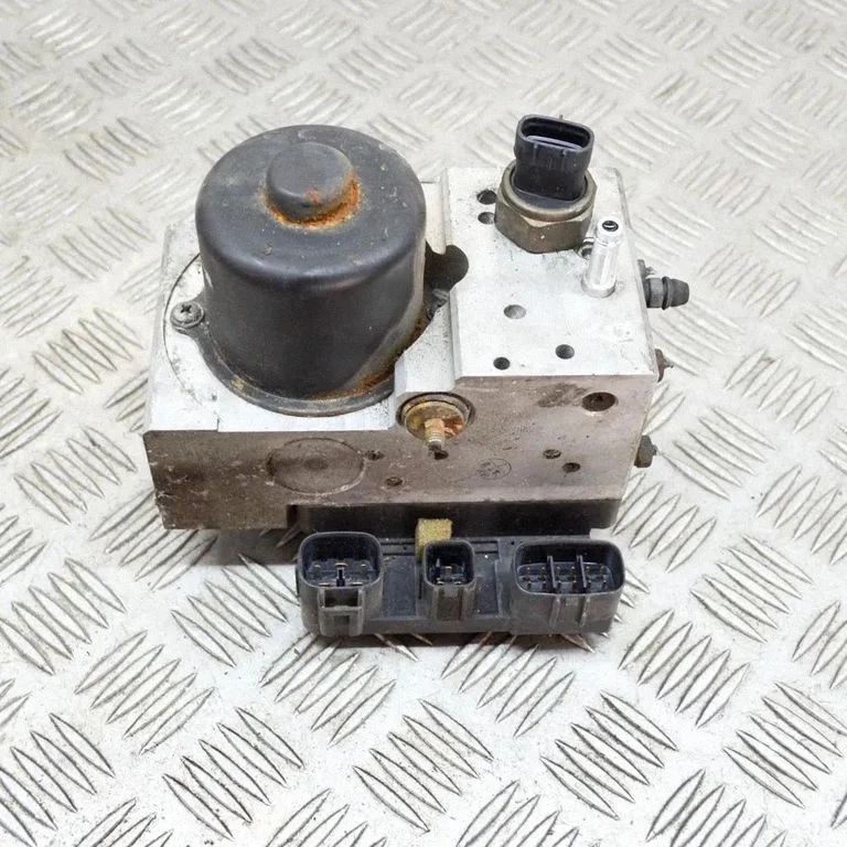 ABS block 4454050010 – Lexus LS UCF20 (1995-2001)