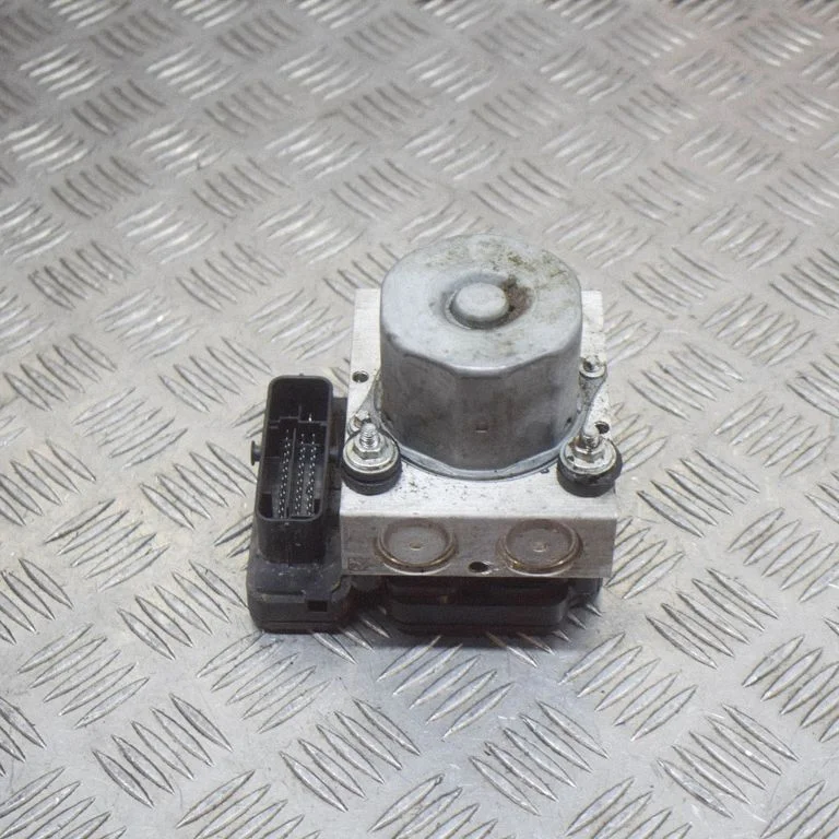 ABS block – Tesla Model S (2012-)