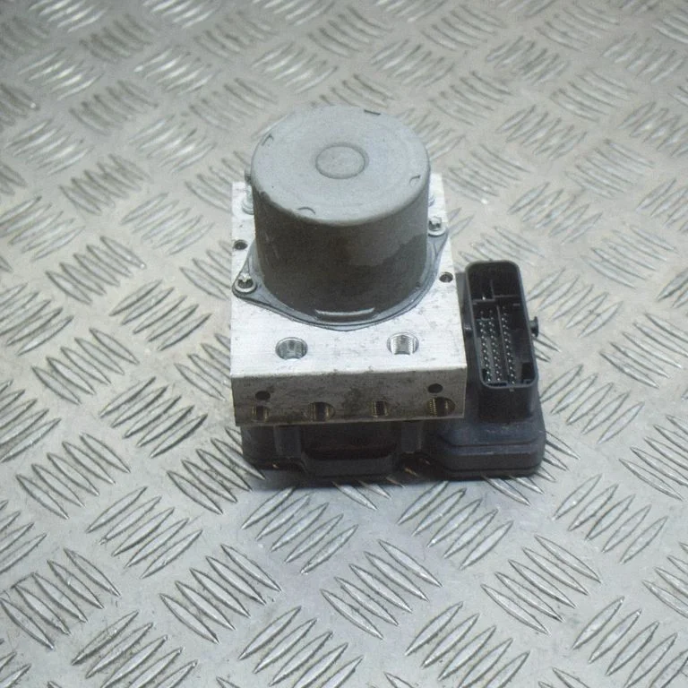 ABS block – Tesla Model S (2012-)